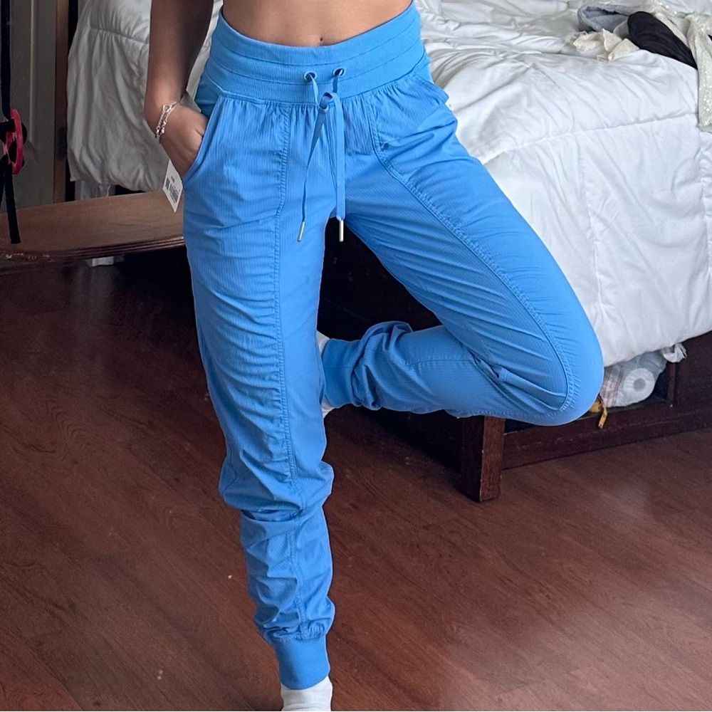 Lululemon Women's Blue Jogger Pants